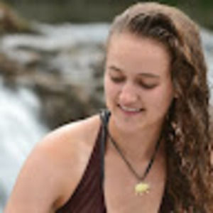 Meet your Posher, Adrienne